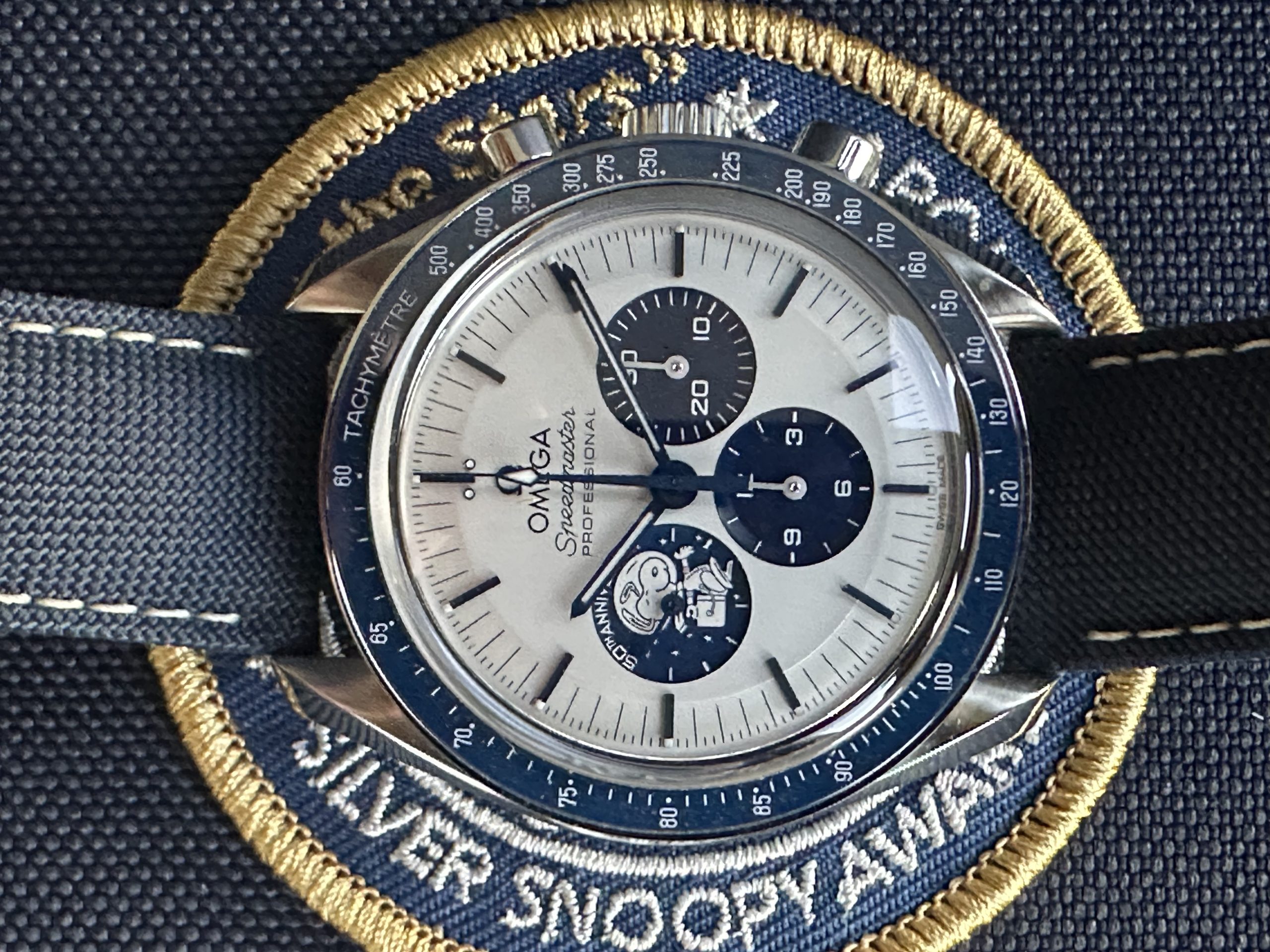 Omega Speedmaster Professional Moonwatch 'Silver Snoopy Award' Complete Set - Image 4